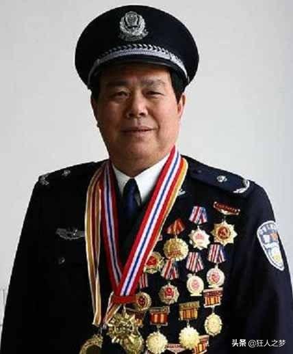 “脑力劳动”与“体力劳动”的区别? 到底是脑力劳动赚钱，还是体力劳动赚钱呢？