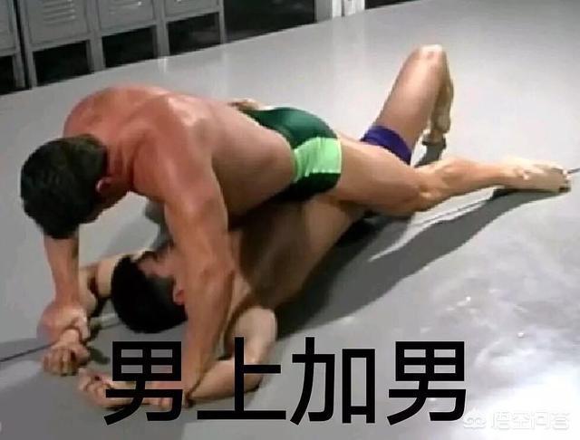 游戏《蓝月传奇》玩家被其他人抢走装备，居然还又上当被骗，对此你怎么看？