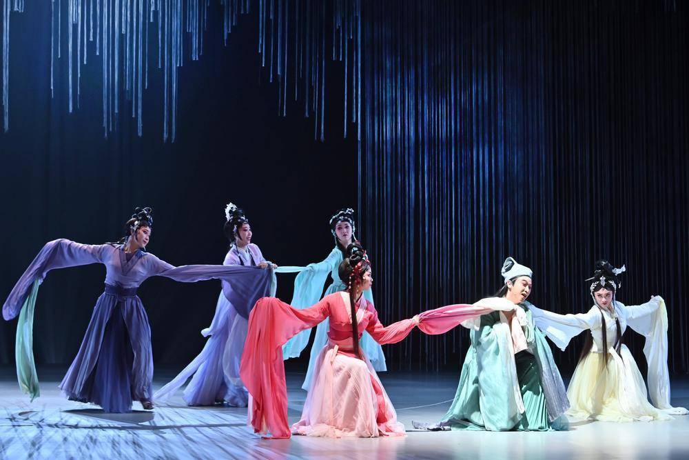 粤艺新作 | 新古典粤剧《倩女幽魂·爱》在穗首演，全新演绎“人鬼爱恋”