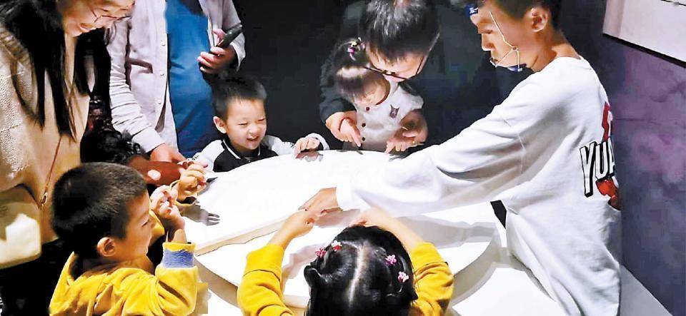 《天龙八部》手稿首次公开亮相